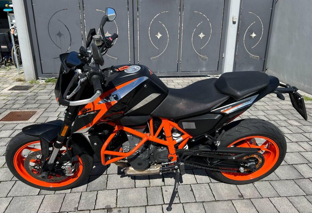 KTM 690 Duke R (2016 -17) (3)