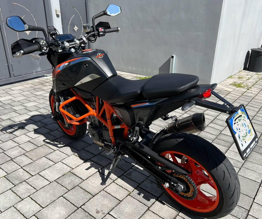 KTM 690 Duke R (2016 -17) (4)