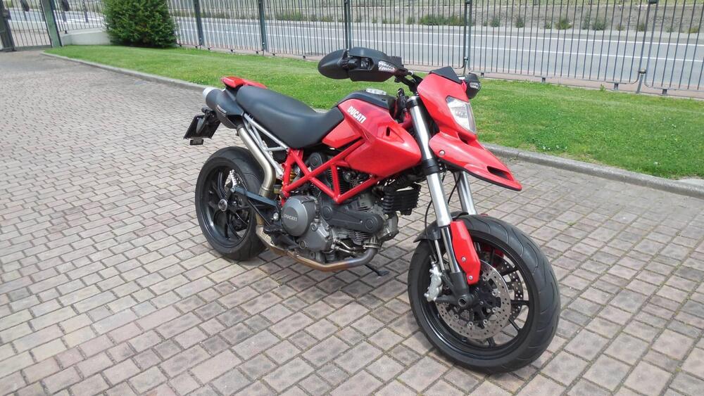 Ducati Hypermotard 796 (2012) (4)