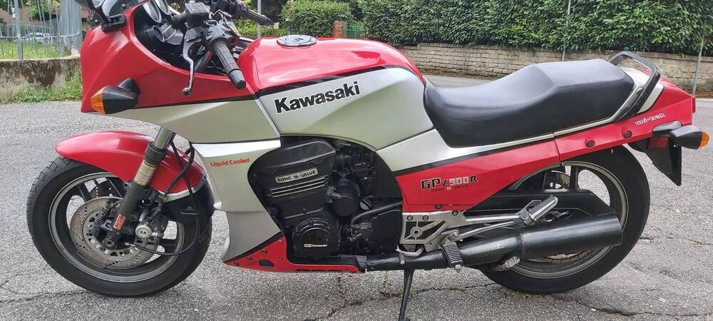 Kawasaki GPZ900R A2 (4)