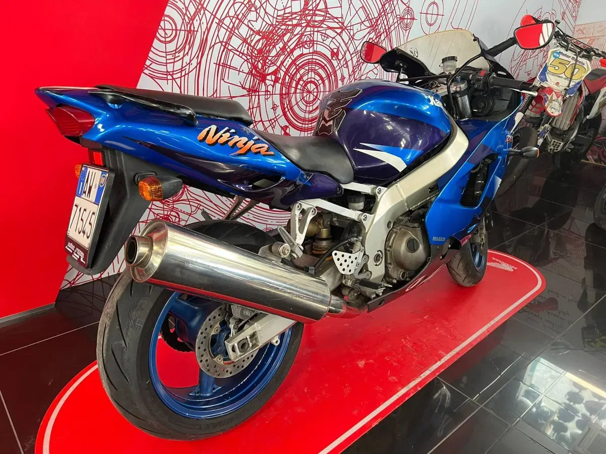 Kawasaki Ninja 900 ZX-9R (1998 - 01) (4)