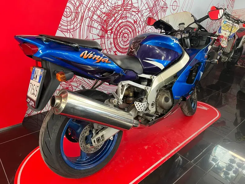 Kawasaki Ninja 900 ZX-9R (1998 - 01) (4)
