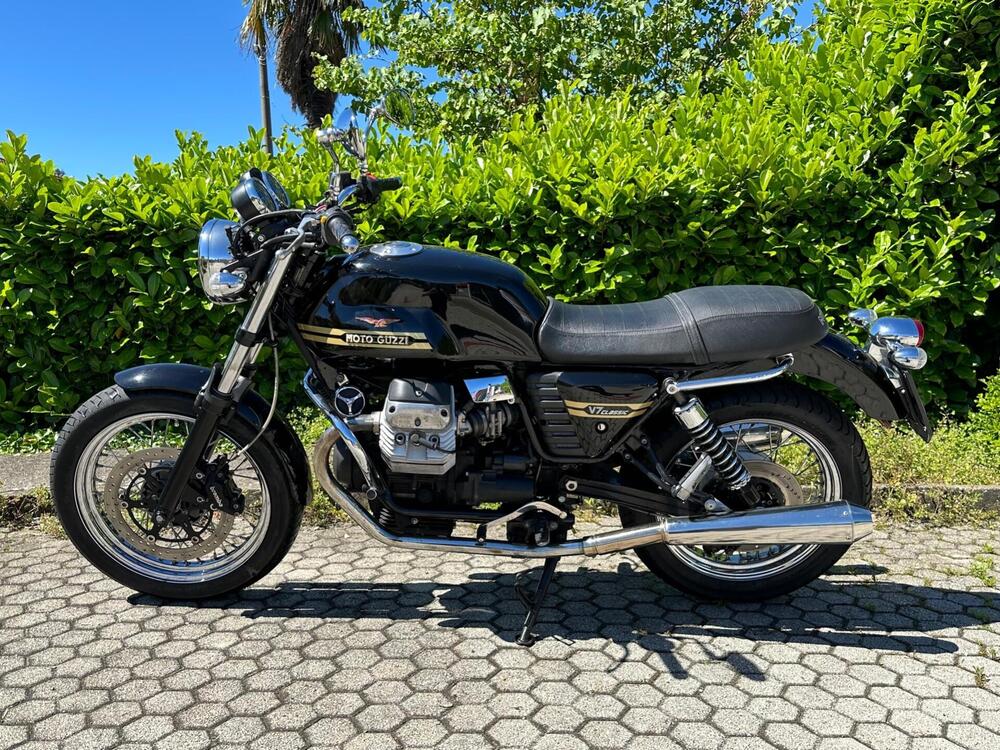 Moto Guzzi V7 Classic (2008 - 12) (3)