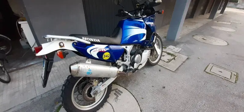 Honda Africa Twin XRV 750 (1996 - 02) (3)