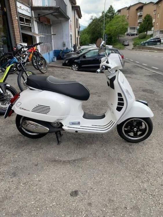 Vespa GTS 300 Super (2017 - 18) (2)