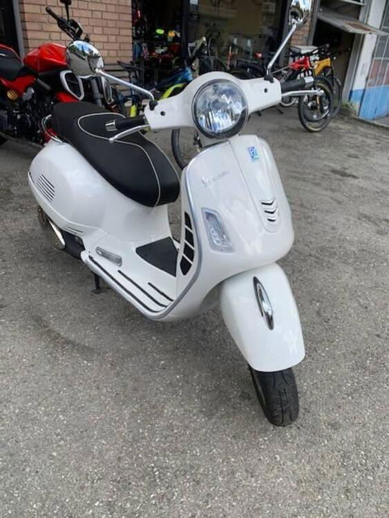 Vespa GTS 300 Super (2017 - 18) (3)