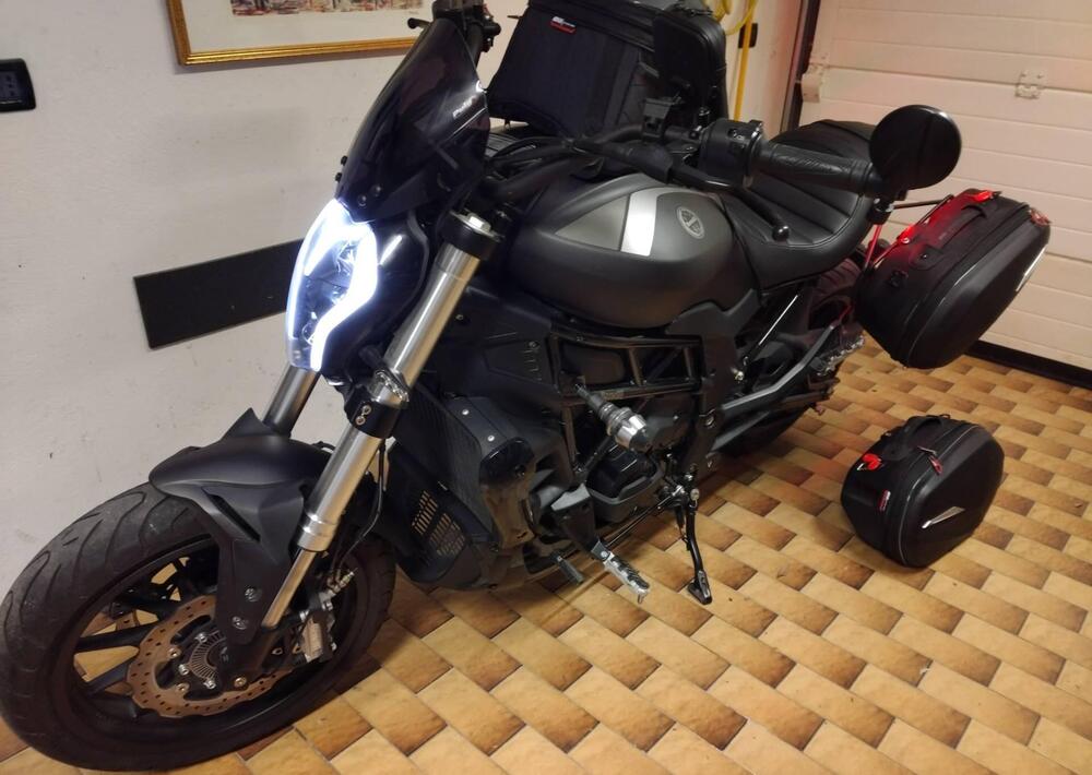 Benelli 502 C (2019 - 20) (2)