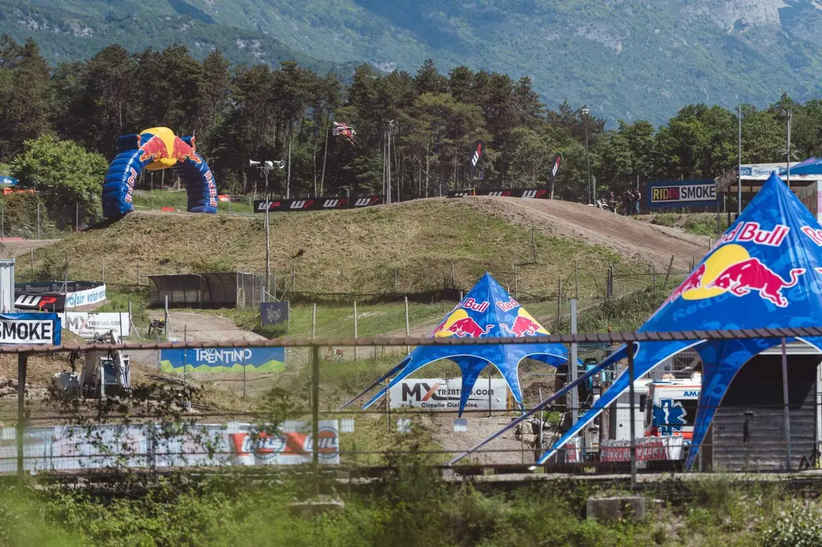 Ridin 'Smoke: motocross, due tempi, amici e un bellissimo tracciato! [GALLERY] (10)