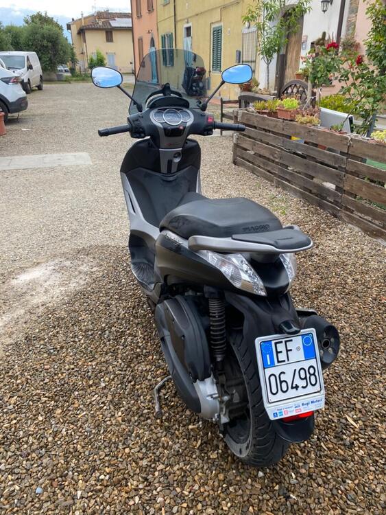 Piaggio Beverly 350 SportTouring ie ABS (2011 - 17) (4)