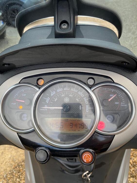 Piaggio Beverly 350 SportTouring ie ABS (2011 - 17) (5)