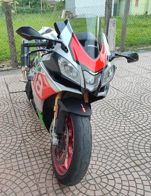 Aprilia RSV4 RF (2017 - 19) (4)