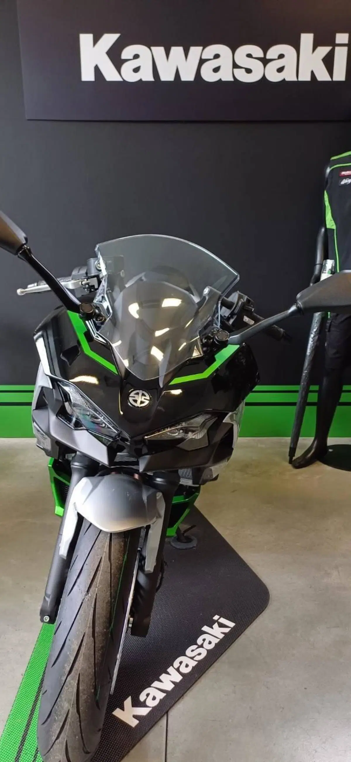 Kawasaki Ninja 7 Hybrid (2024 - 26) (2)