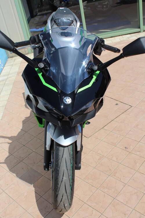 Kawasaki Ninja 7 Hybrid (2024) (3)