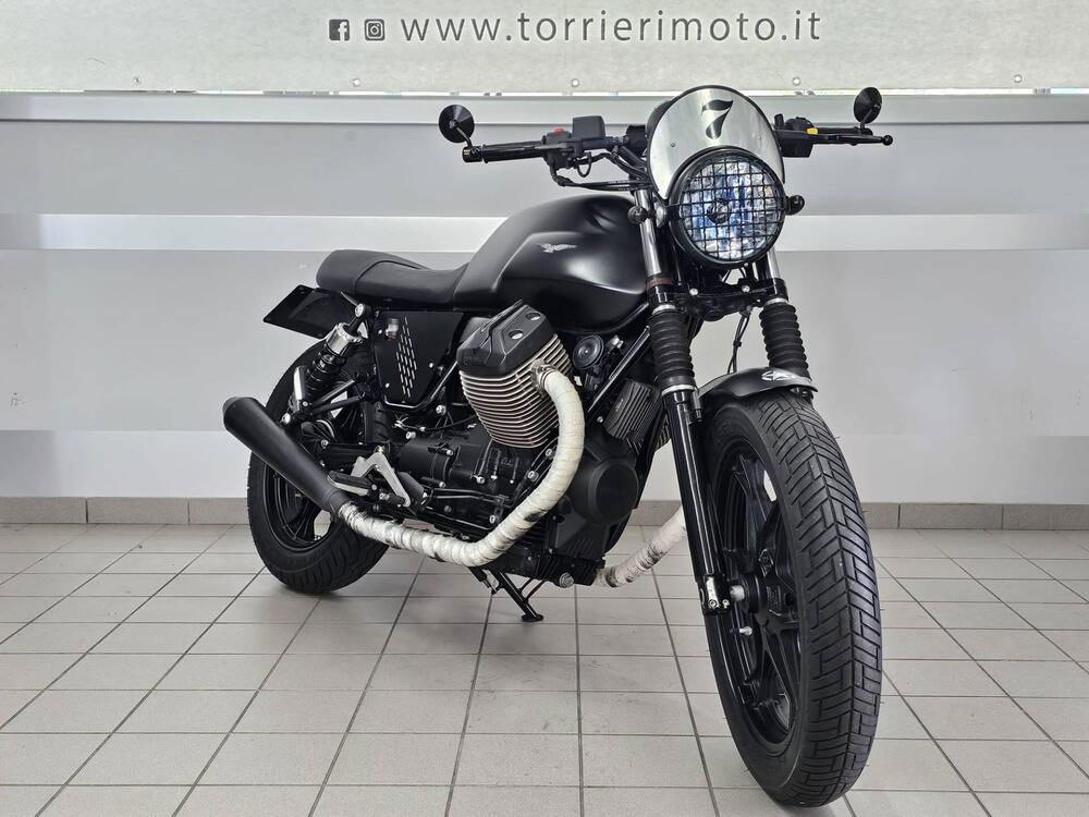 Moto Guzzi V7 II Stone (2015 - 17) (2)