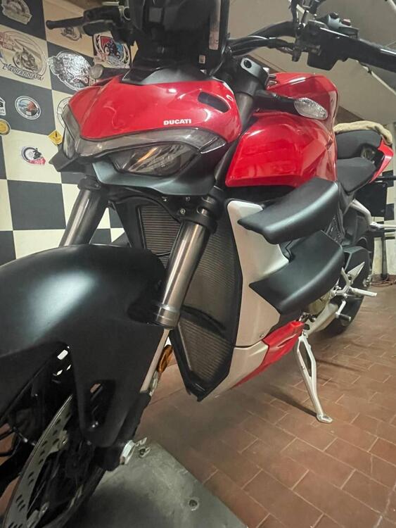 Ducati Streetfighter V4 1100 S (2020) (3)