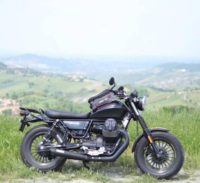 Moto Guzzi V9 Bobber (2016 - 18) (2)