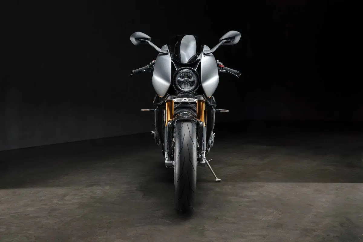 Triumph e Breitling di nuovo insieme, ecco la Speed Triple 1200 RR Breitling (3)