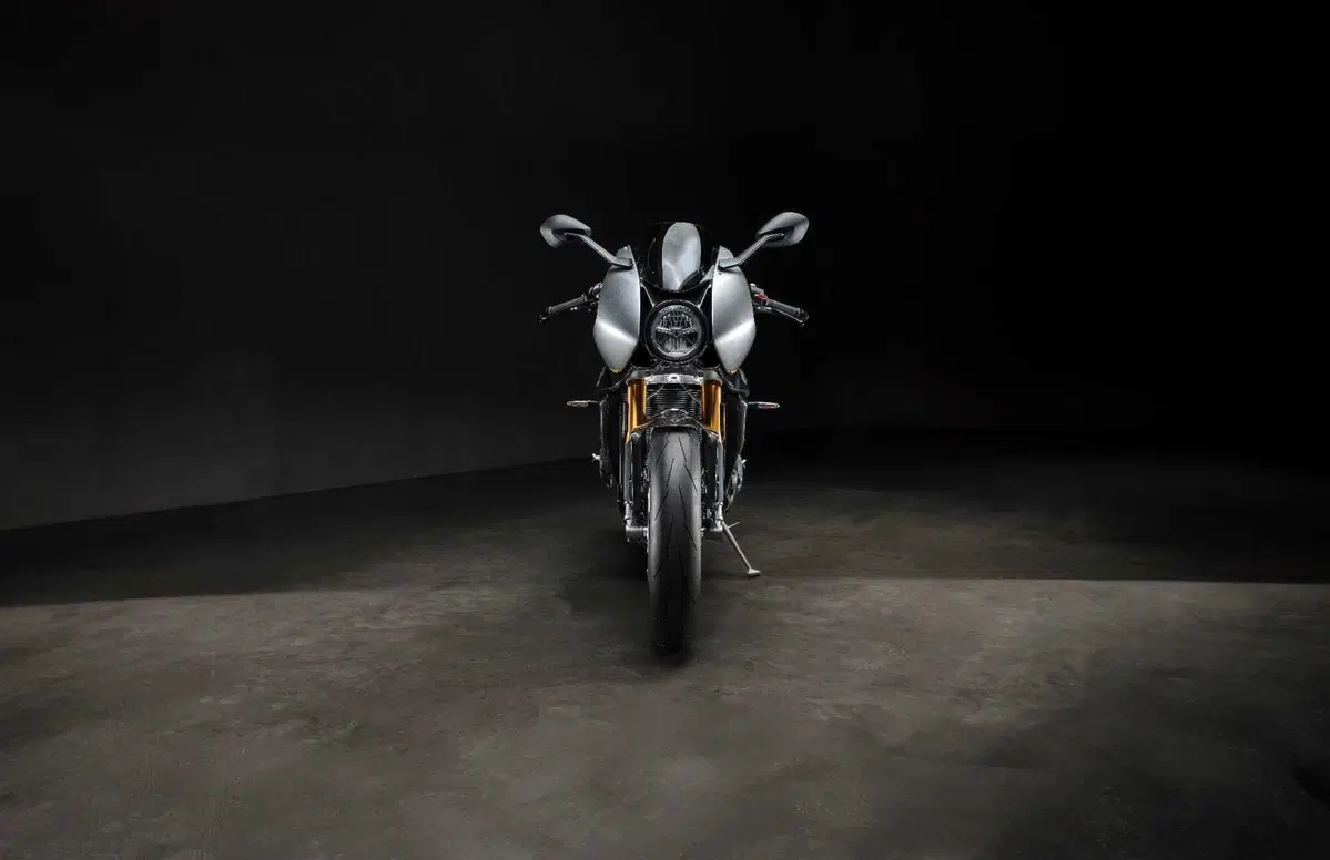 Triumph e Breitling di nuovo insieme, ecco la Speed Triple 1200 RR Breitling (7)