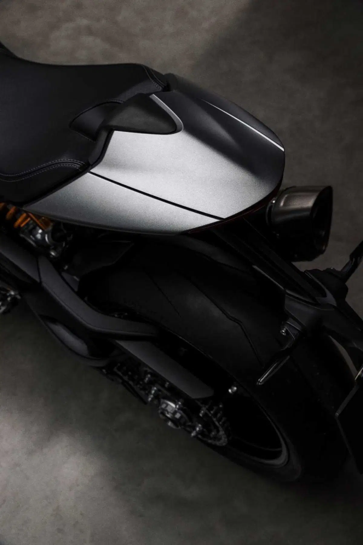Triumph e Breitling di nuovo insieme, ecco la Speed Triple 1200 RR Breitling (19)