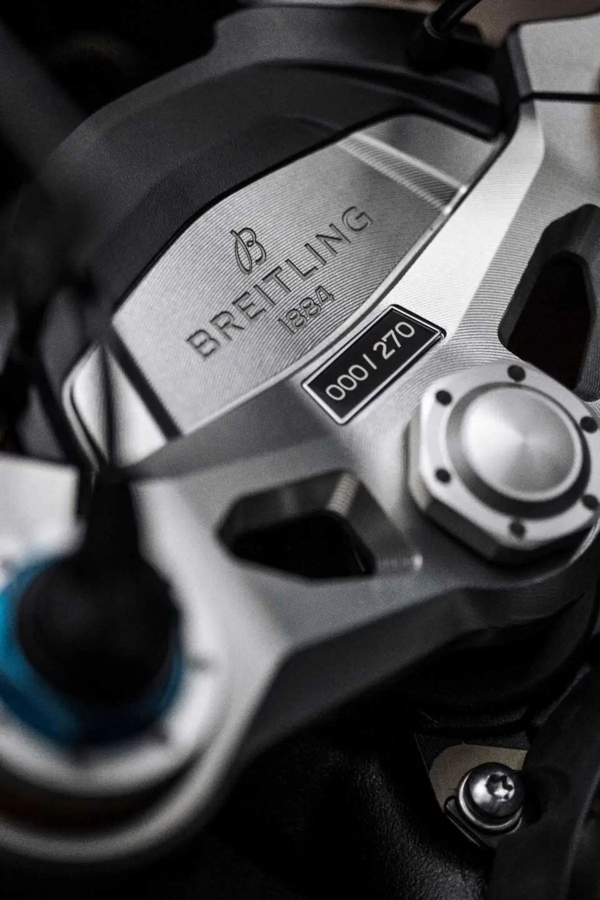Triumph e Breitling di nuovo insieme, ecco la Speed Triple 1200 RR Breitling (26)