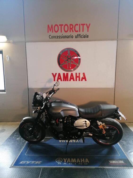 Yamaha XJR 1300 (2015 - 17) (4)