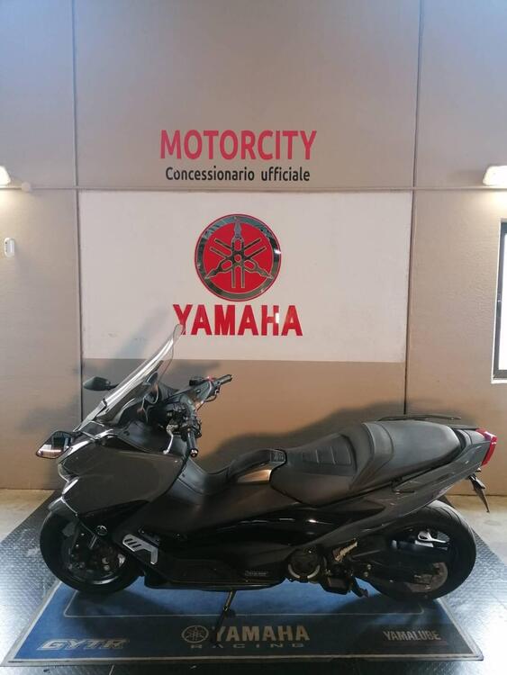 Yamaha T-Max 560 Tech Max (2021) (4)