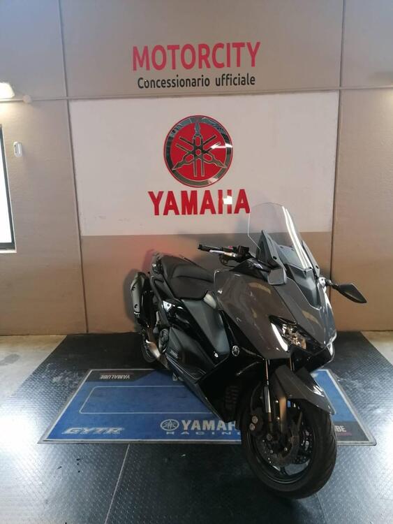 Yamaha T-Max 560 Tech Max (2021) (2)