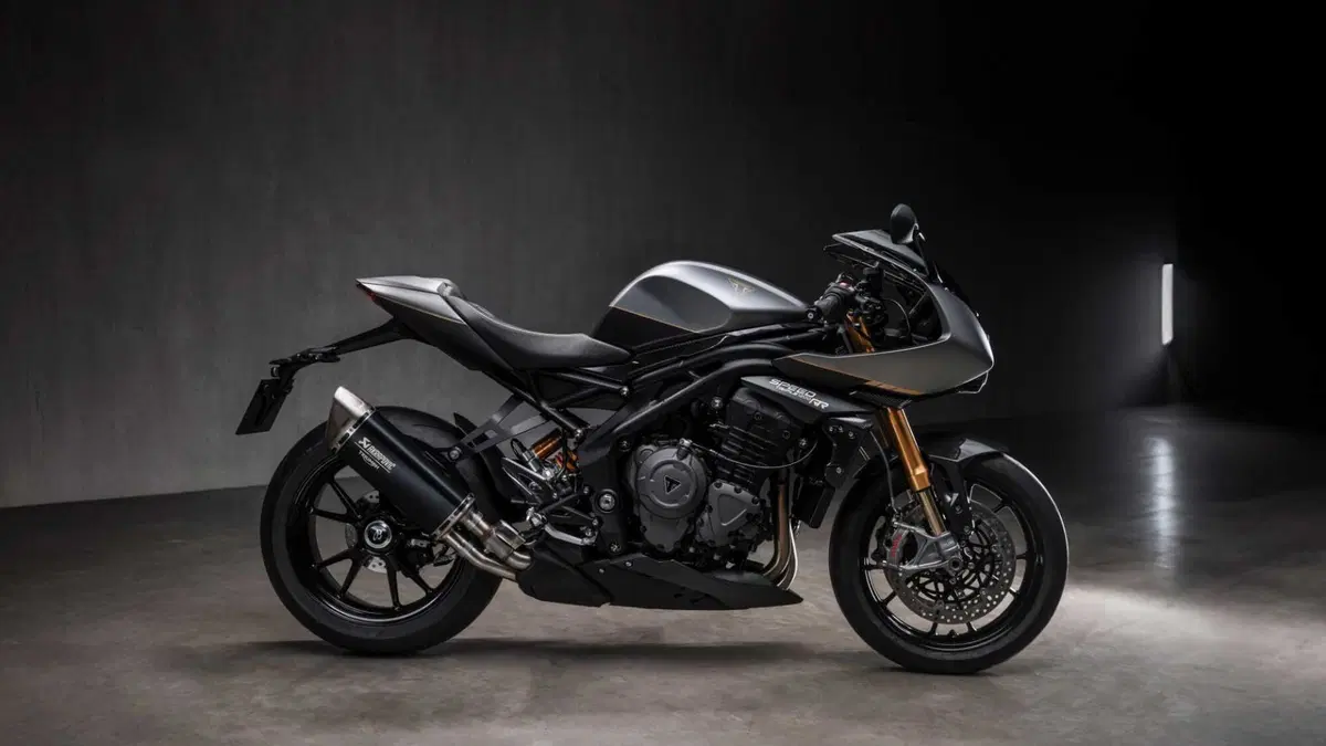 Triumph Speed Triple 1200 Speed Triple 1200 RR Breitling Edition (2024 - 25) (2)