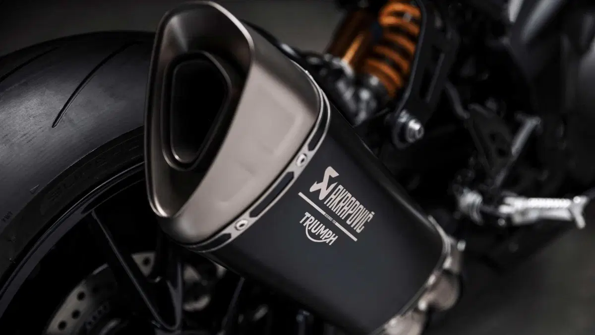 Triumph Speed Triple 1200 Speed Triple 1200 RR Breitling Edition (2024 - 25) (6)