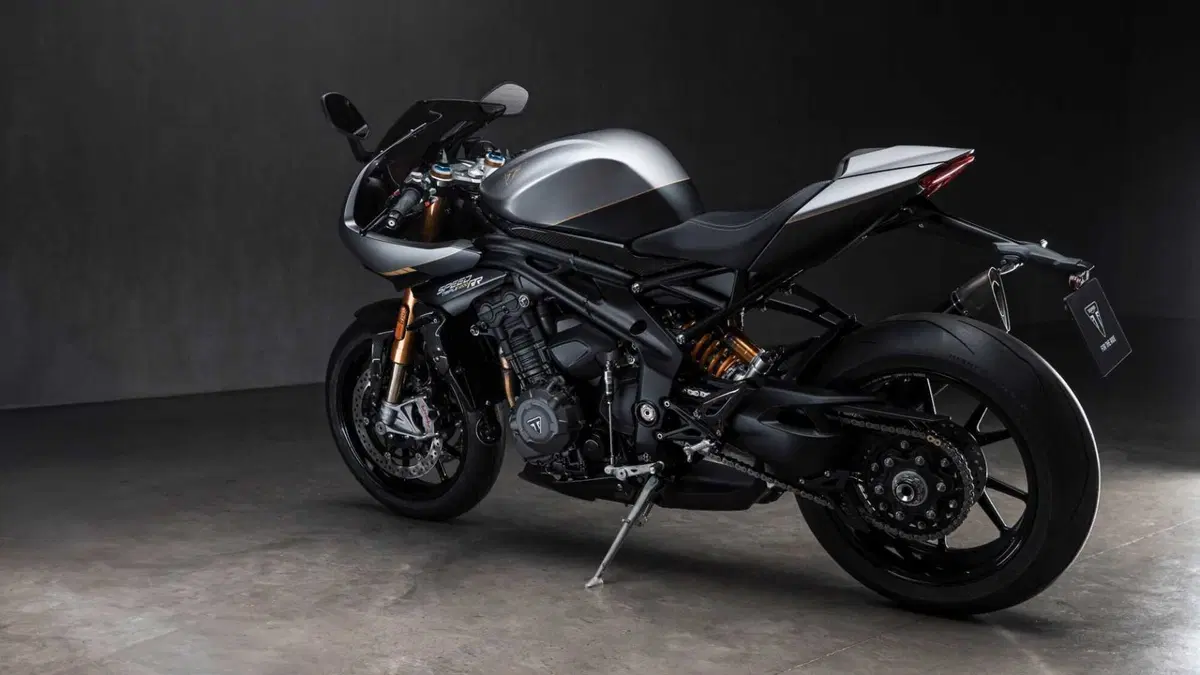 Triumph Speed Triple 1200 Speed Triple 1200 RR Breitling Edition (2024 - 25) (3)