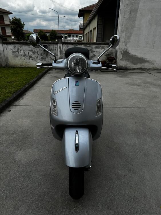 Vespa Granturismo 200 L (2)