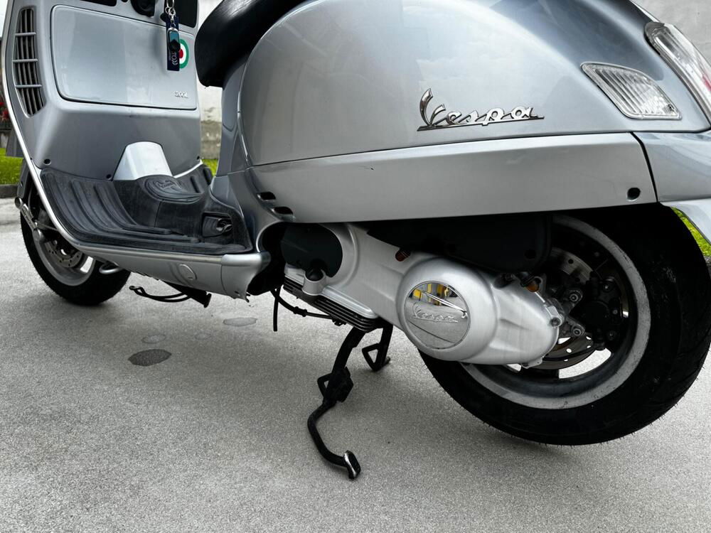 Vespa Granturismo 200 L (4)