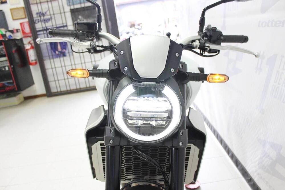 Honda CB 1000 R + Neo Sport Cafè (2019 - 20) (4)