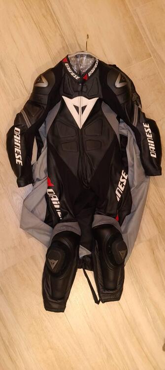 VENDO TUTA INTERA DAINESE LAGUNA SECA TG 50 (2)