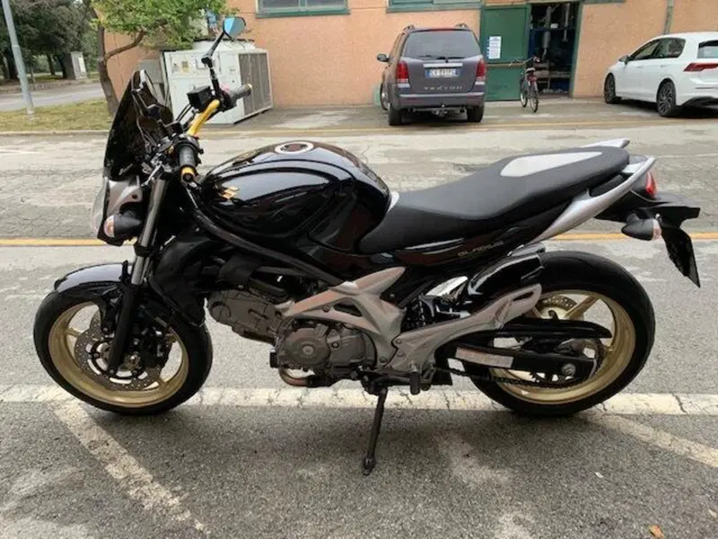 Suzuki Gladius 650 SFV (2009 - 15) (8)