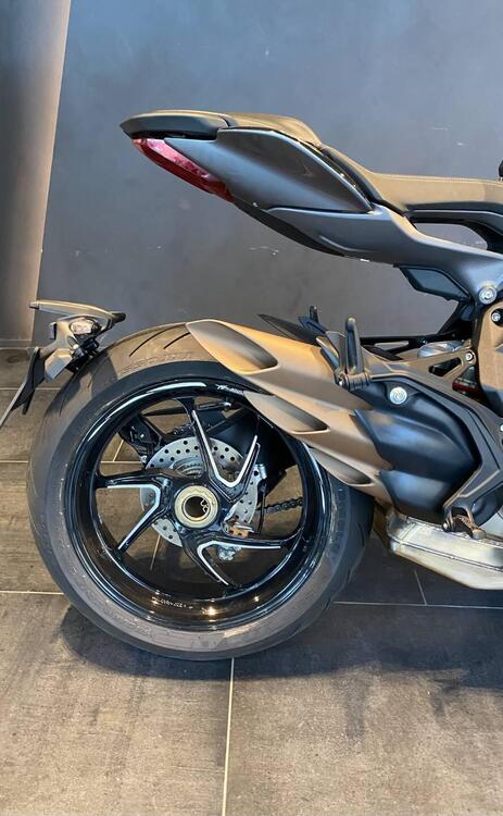 MV Agusta Brutale 800 RR (2021 - 24) (2)