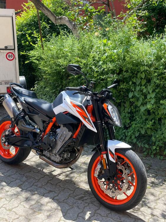 KTM 890 Duke R (2021) (2)