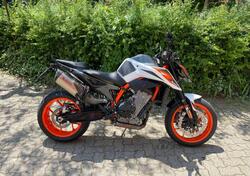 KTM 890 Duke R (2021) usata