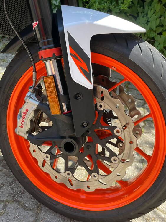 KTM 890 Duke R (2021) (5)