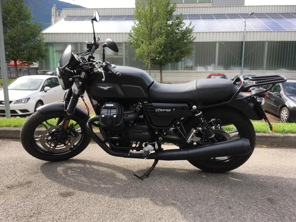 Moto Guzzi V7 III Stone (2017 - 20)