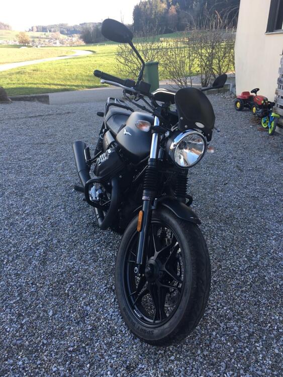 Moto Guzzi V7 III Stone (2017 - 20) (3)