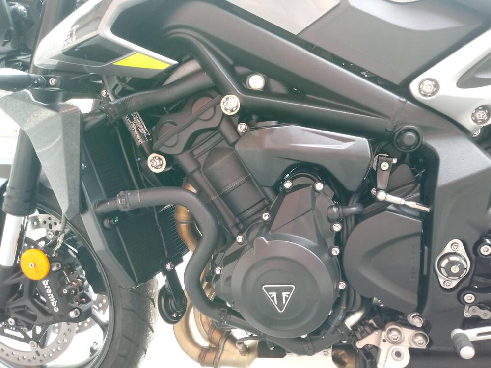 Triumph Street Triple 765 R (2023 - 24) (3)