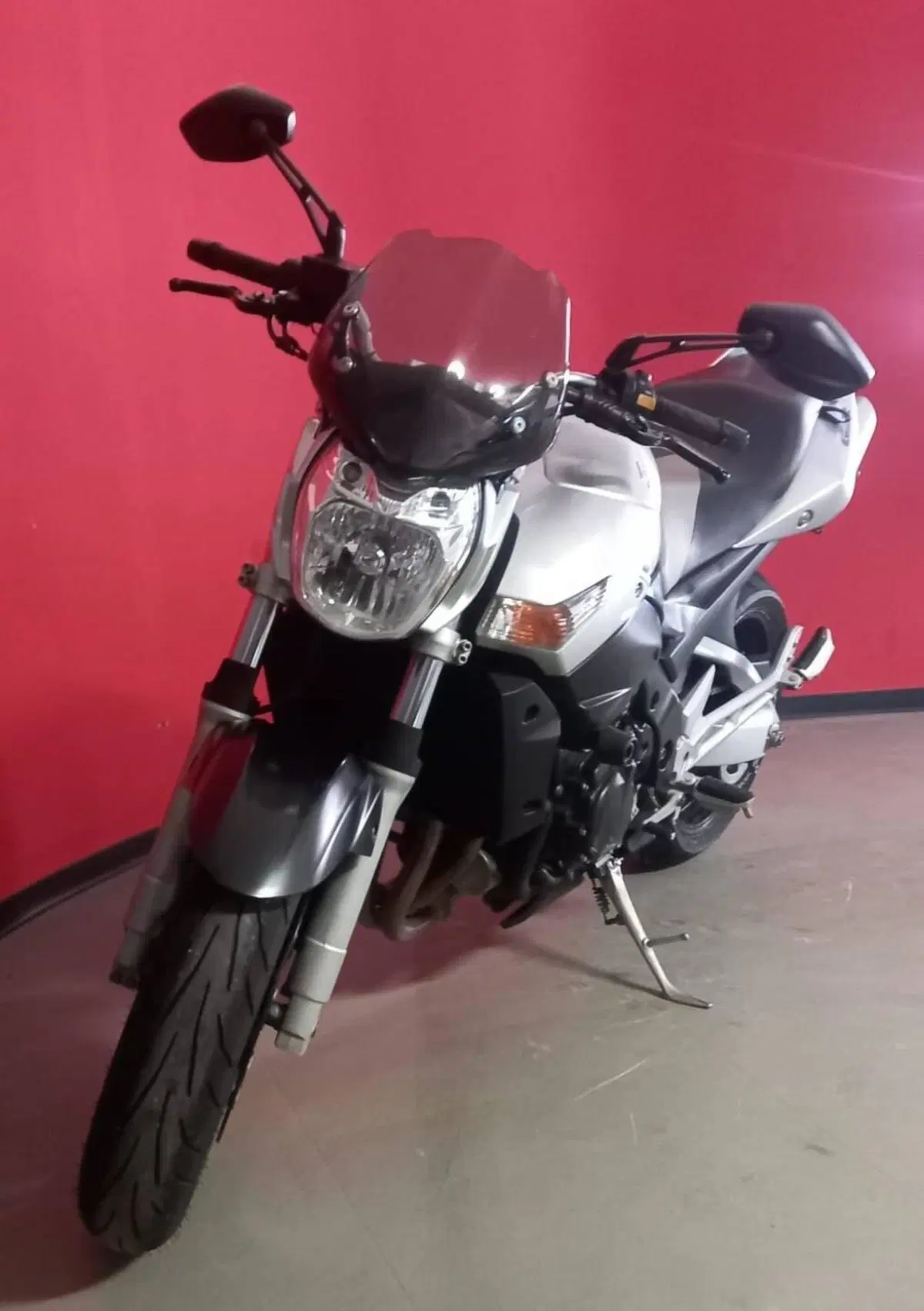 Suzuki GSR 600 (2006 - 11) (4)