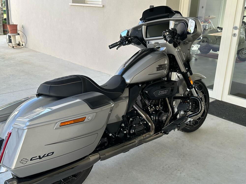 Harley-Davidson CVO Street Glide (2023) (3)