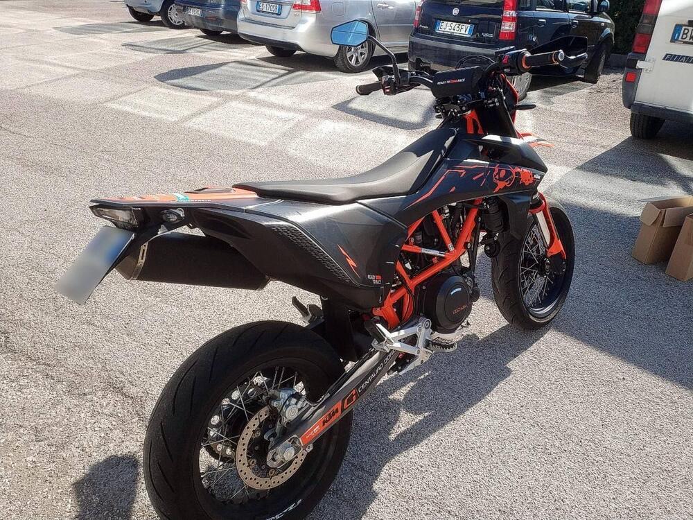 KTM 690 SMC R (2021-22) (5)