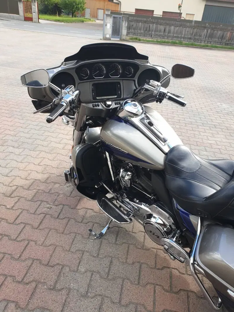 Harley-Davidson 114 Electra Glide Ultra Limited (2019) - FLHTK (6)