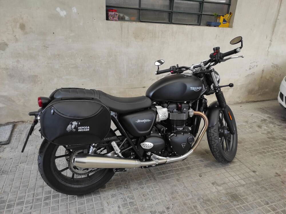 Triumph Street Twin 900 (2017 - 18) (4)