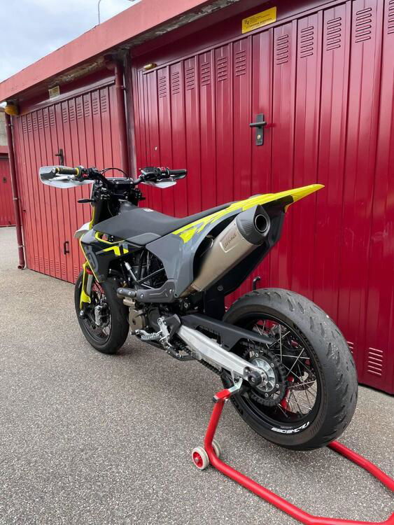 Husqvarna 701 Supermoto (2023 - 24) (2)