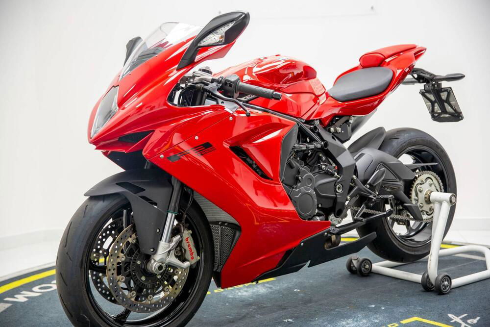 MV Agusta F3 800 Rosso (2021 - 23) (3)