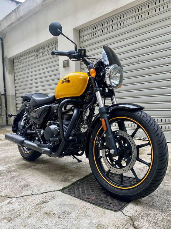 Royal Enfield Meteor 350 Fireball (2021 - 24) (2)